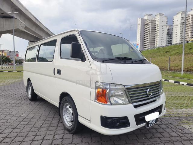 2011 Nissan Urvan (3.0) Window Van 14 seat - 1