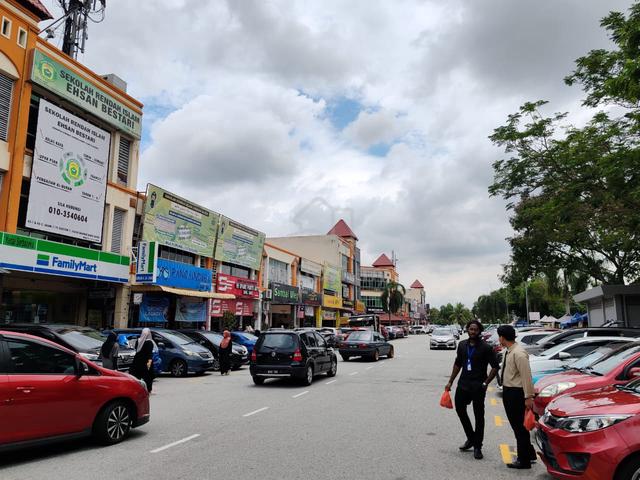 Hot Bangi Seksyen 7 shop near school, jpj, mydin, family mart, zus 4