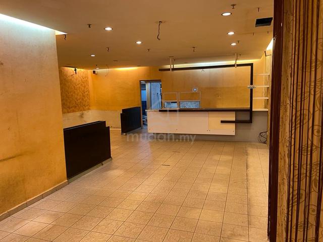 One Stop Midlands Park 1st floor shop lot to let 1