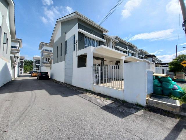 Endlot Facing Taman 📌Gated  Guarded 📌Azalea Belleza Sungai Buloh📍 1