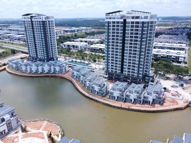 D'Lagoon Luxury Development By The Lake 1