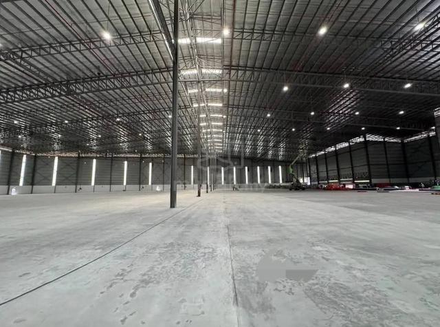 Shah alam Sekyen U10 , XXXL Warehouse, with CCC 1