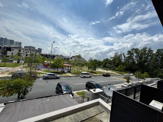 Full Loan Booking 1K Townhouse The Strata Bandar Puteri Bangi 1
