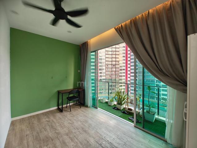 The Zizz @ Damansara North Balcony Room For Rent [F/F + Walk To MRT2] 1
