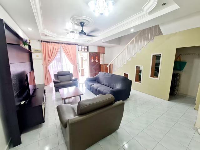Bukit indah Double storey house for rent 1