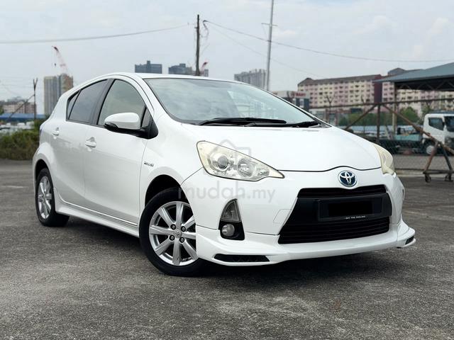 2013 Toyota PRIUS C 1.5 TRD SPORTIVO 1/Y WARRANTY - 1