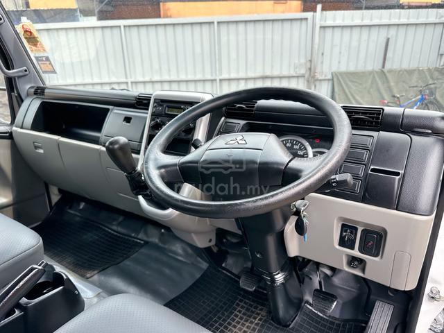 Mitsubishi Fuso FE83PE 2017 14ft Kargo Am 5000KG - photo 6 of 6
