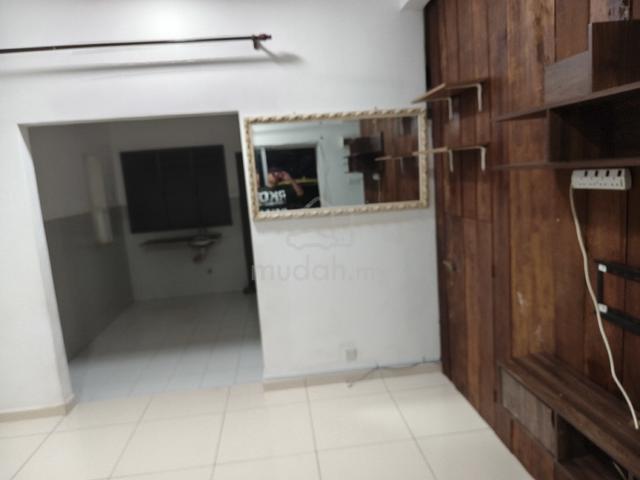 Room for rent 1