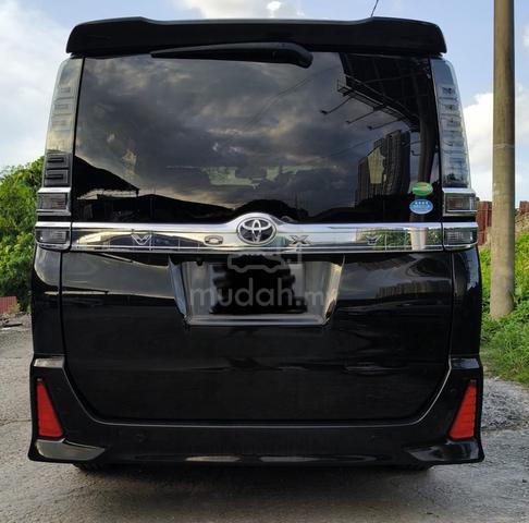 2019 Toyota VOXY 2.0 ZS KIRAMEKI II 🔥ORI PAINT🔥 - 3
