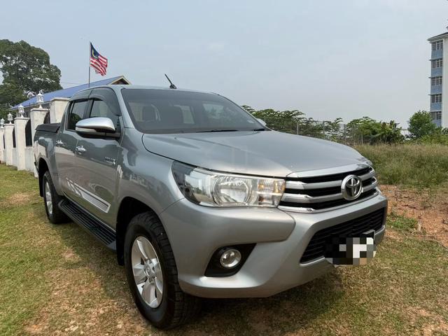 Toyota Hilux - 1