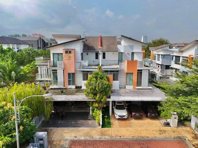 PRIVATE POOL END Lot 3 Storey Semi Detach House Bangi Lakehill Villas 1