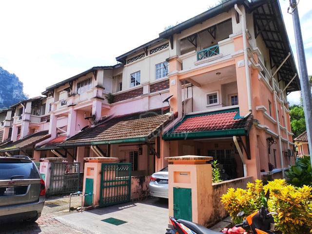 ENDLOT | GROUND FLOOR 💥 1.5 storey townhouse at Templer Park Rawang 1