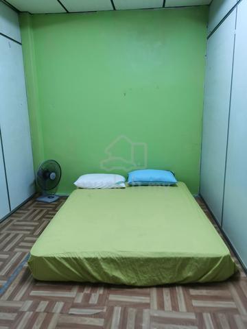 Rooms 1 minute walk to JBCIQ 1