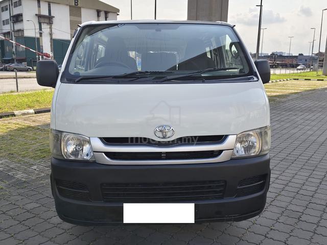 2010 Toyota HIACE 2.5 (M) Panel Van Low Roof - 2