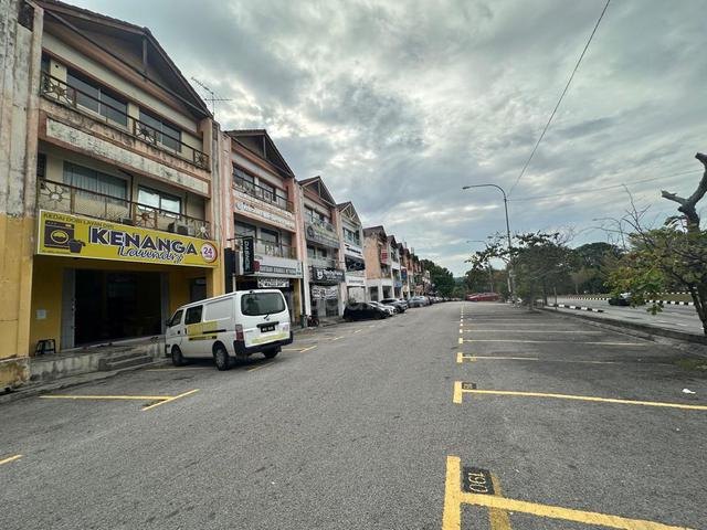 (24*70/Partition Room) 2nd Floor Office Taman Equine Seri Kembangan 1