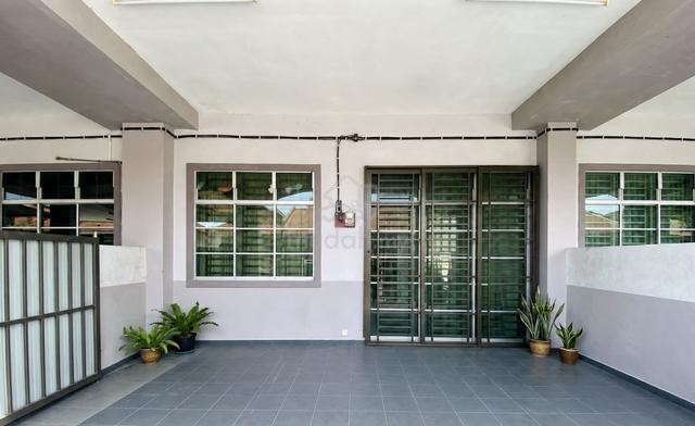 Rumah Teres tengah bandar Muar 1