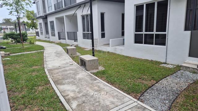 for rent Amverton Link Garden Townhouse klang ground floor 1