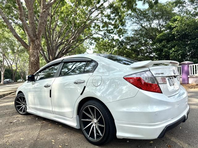 2012 Honda CIVIC 1.5 (HYBRID) (A) - 5
