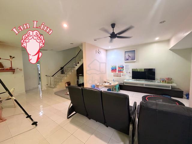 Corner 2 STOREY TERRACE Fully Renovated Bayan Baru LANDED Lepas 1668sf 1