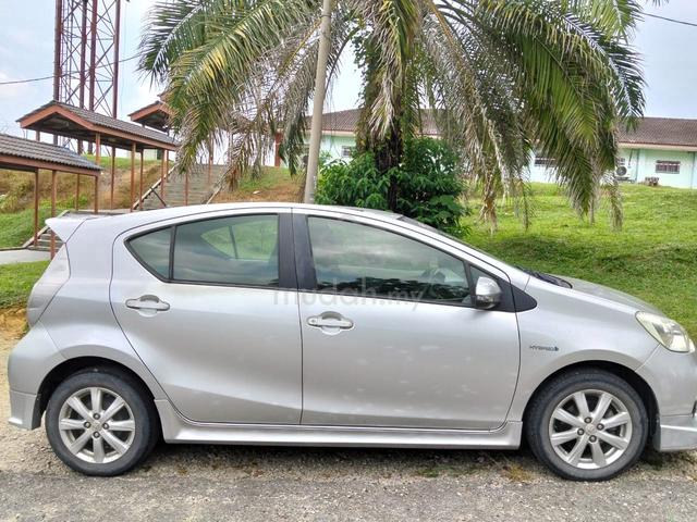 2012 Toyota PRIUS C 1.5 (HYBRID) (A) - 1