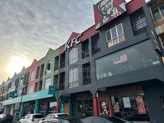 [ HOT AREA ] Salak Tinggi Ground Floor 20 x 65 Shop For Rent 1