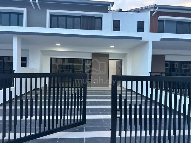 Aspira Lakehomes Double Storey Terrance 4 Bed Partial Furnished Tuas 1