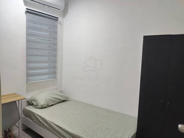 Room near Taipan LRT for rent 1