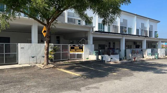 Teres Dua Tingkat ( Freehold) Perumahan Padang Maju Kuantan Pahang 1
