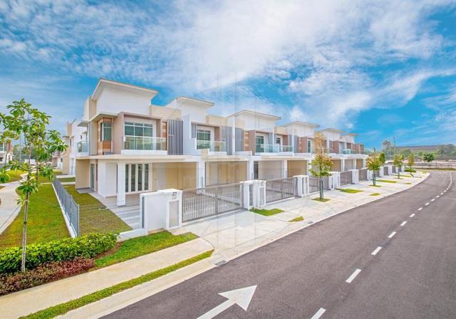 Seremban {Owner Urgent Sale !! } Freehold 25x70 Gated & Guarded 1