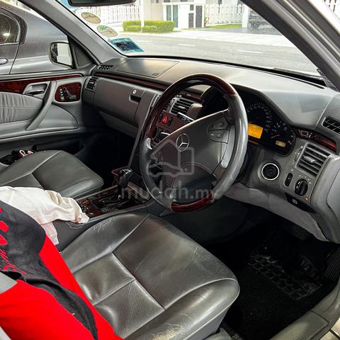 2000 Mercedes Benz E240 CLASSIC (CBU) 2.6 (A) - 3