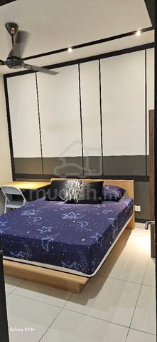 Malay Lady Only - Master Bedroom Queen Bed 150m from MRT2 2