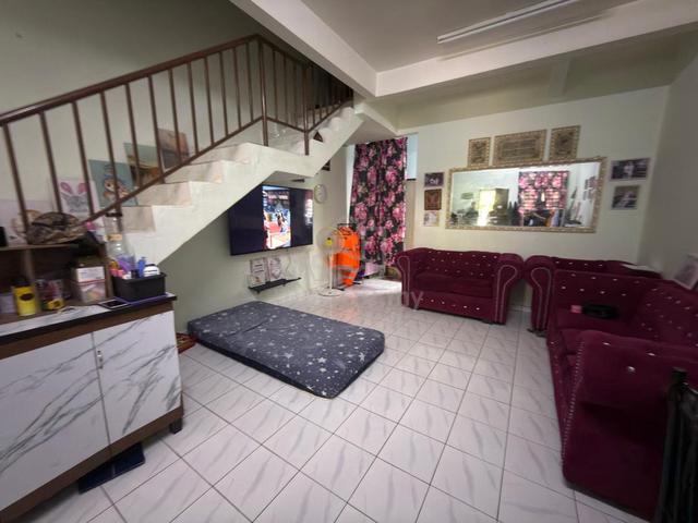 Full loan PEKAN NANAS jln kiara 2 storey low cost renova good conditio 1