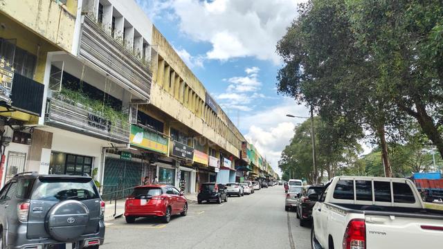 Kota Kulai Facing Main Road 3 Storey Shop For Sale 1