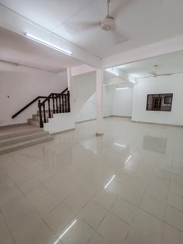 Double Storey House For Rent @ Taman Eliathamby, Taiping 1