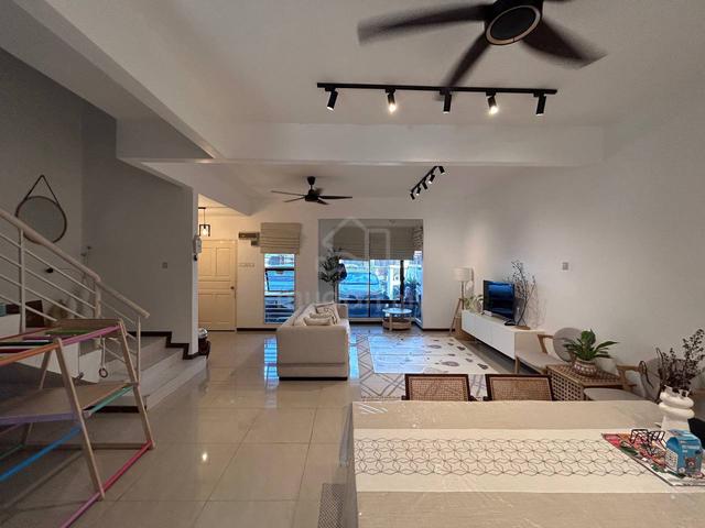 MODERN LAYOUT💥22x70💥Bandar Saujana Utama 3 Sungai Buloh, 2 Storey 1