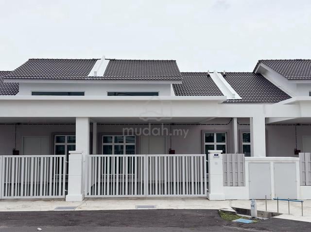 Freehold Full Loan Ready to Move In Single Storey Ayer Molek Tiang Dua 1