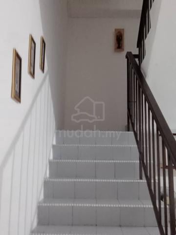 2.5 storey terrace, Fair Park, Ipoh (refurbished & furnished) 3