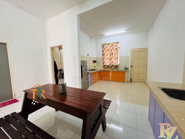 Nice Unit Taman Tunku Sarina 1