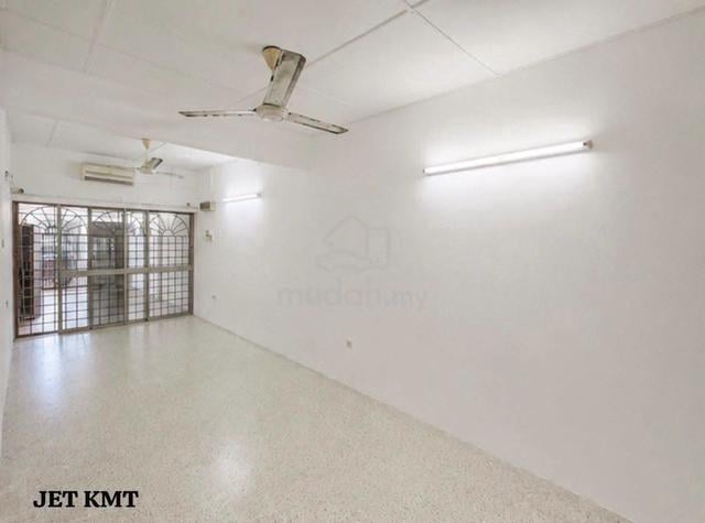 100% LOAN Taman Sentosa KLANG 1 Storey House For Sale Kitchen Cabinets 1