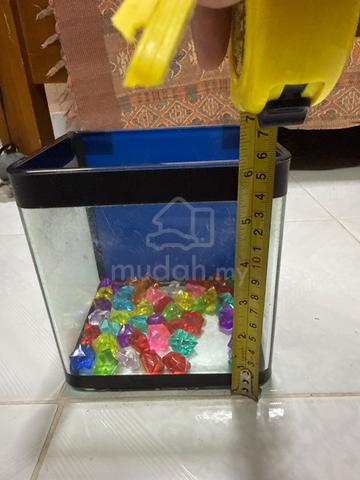 small aquarium 1/2 ft - photo 2 of 3