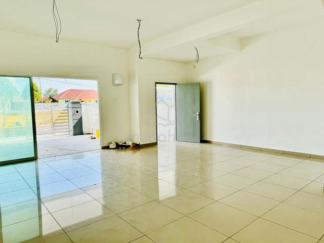 New FREEHOLD 2 Storey Terrace / Semi-D Tanjung Kling Klebang Gated 3