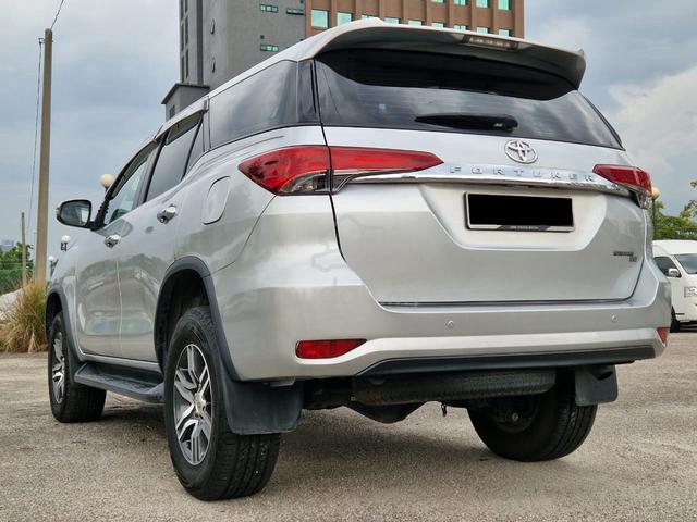 Toyota FORTUNER 2.4 4x4 TURBO DIESEL 6 SPEED FULON - 2