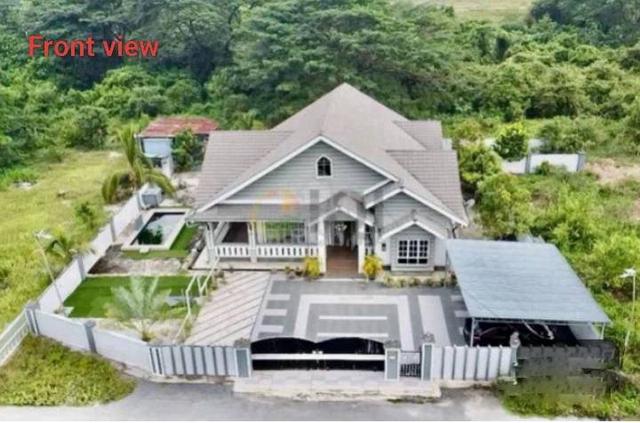 Peaceful Location by the Lake with Banjaran Titiwangsa mountain view 1