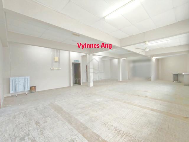 Shoplot w 2 Office rooms at Jalan Ong Yi How Raja Uda For Rent 1