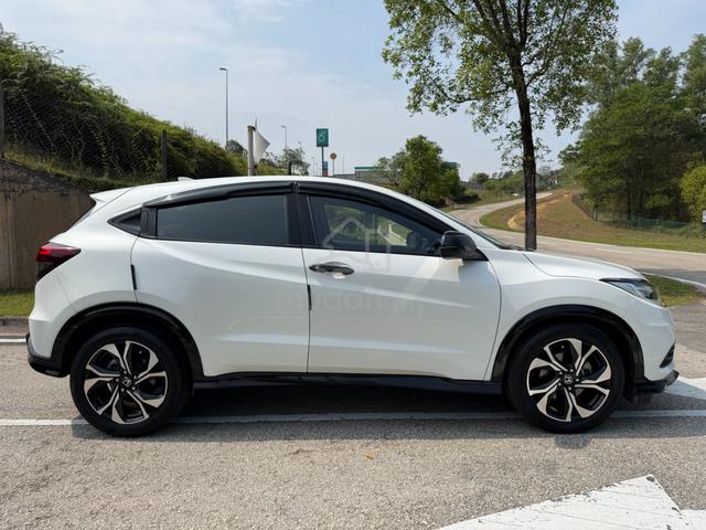 Honda HR-V 1.8 RS FACELIFT FSR LED Head Light - 3