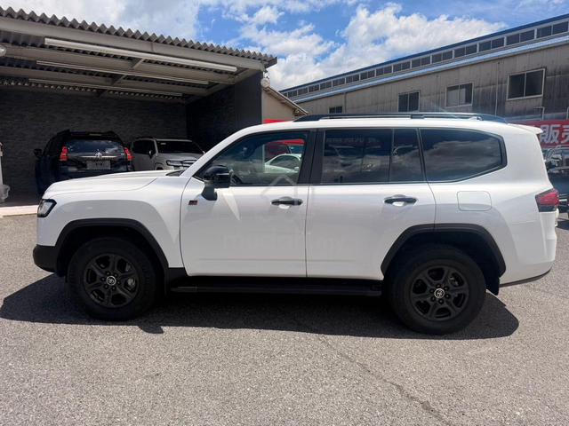 2023 Toyota Land Cruiser 300 GR-Sport 3.5 Petrol - 3