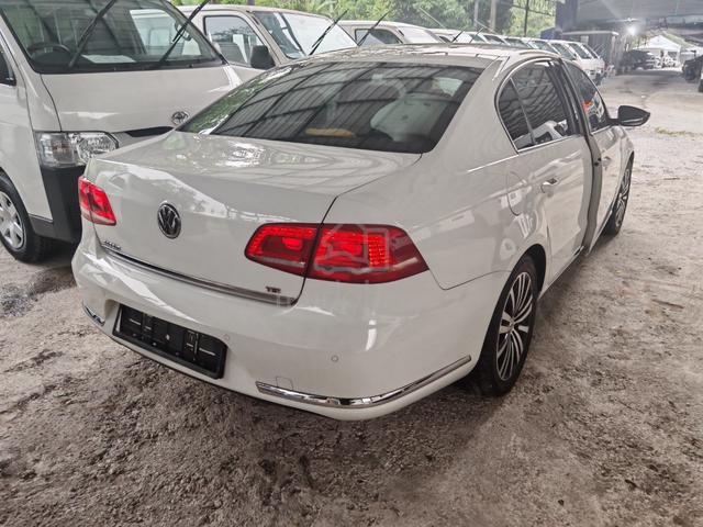 Volkswagen PASSAT 1.8 TSI SPORT (CBU) (A) - 4