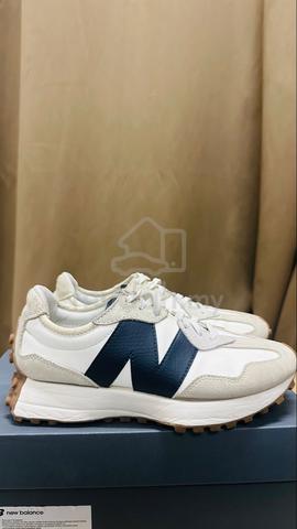 Kasut new balance 327 untuk dijual - photo 6 of 6