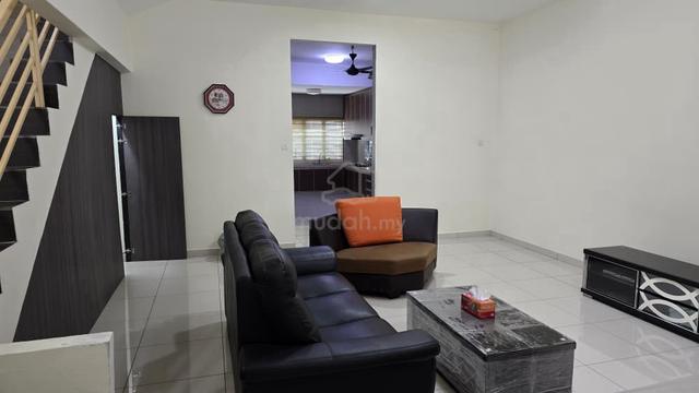 Well Maintained Fully Furnish 2Storey Terrace 1