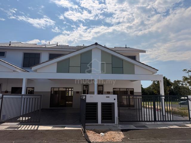Full Loan BUMI 🔥Freehold 2 Storey Terrace Tanjong Minyak Malim Melaka 1